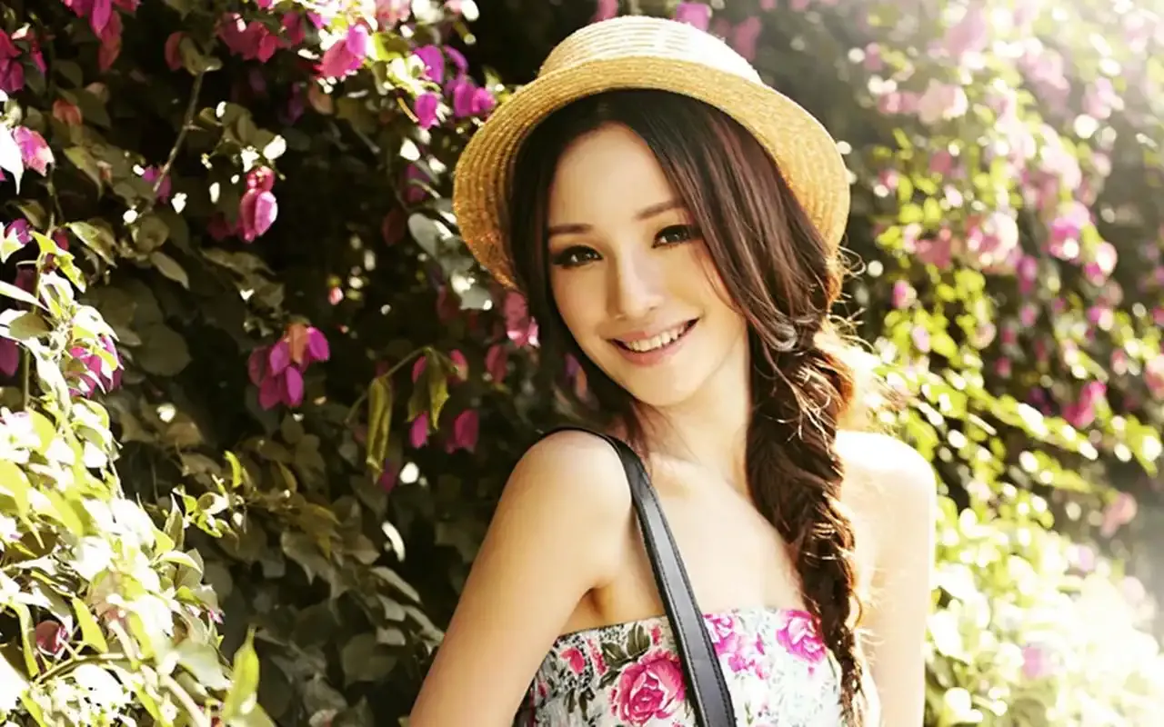 色情成人片直播春季活动展示图